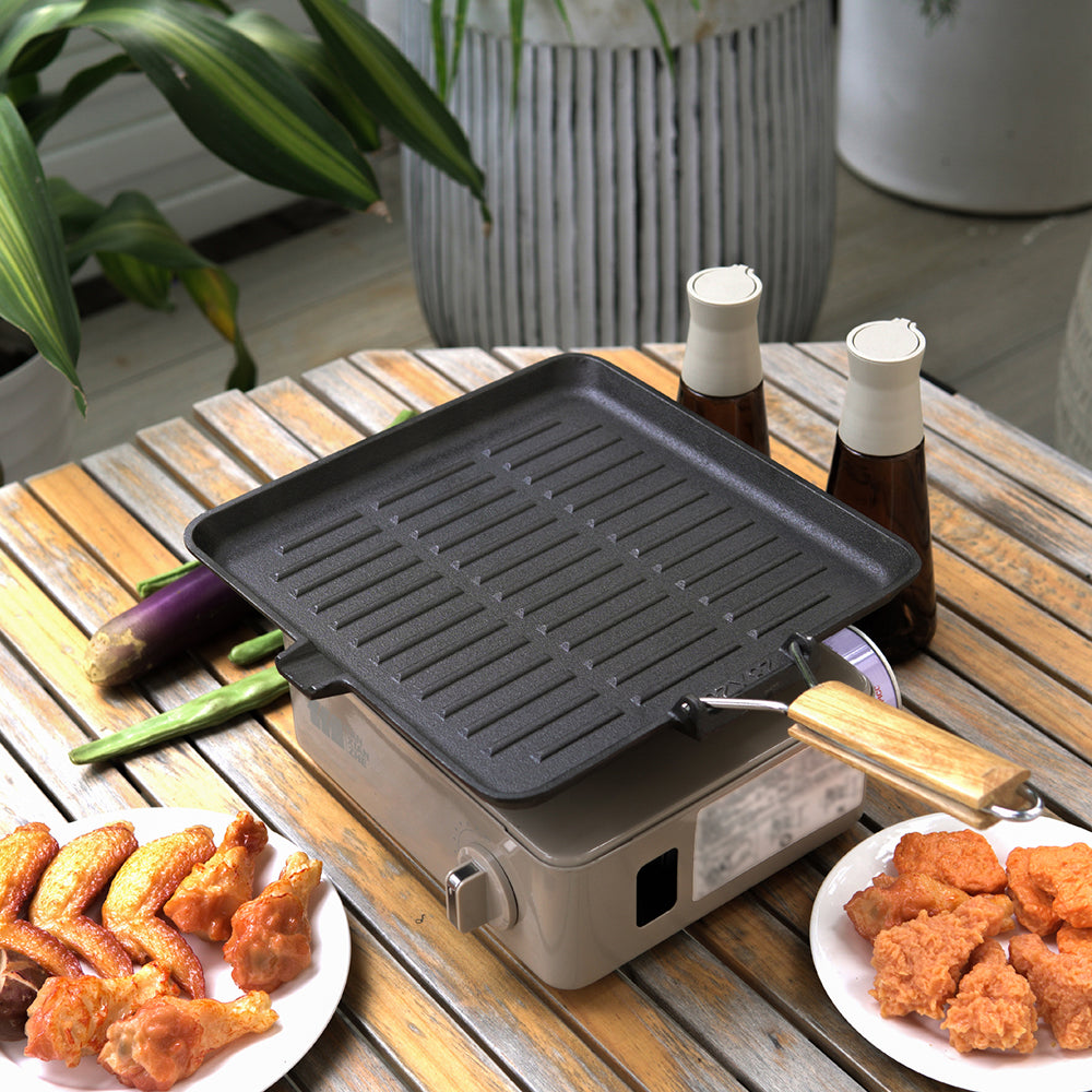 Cast Iron Frying Pan Skillet with Foldable Wooden Handle