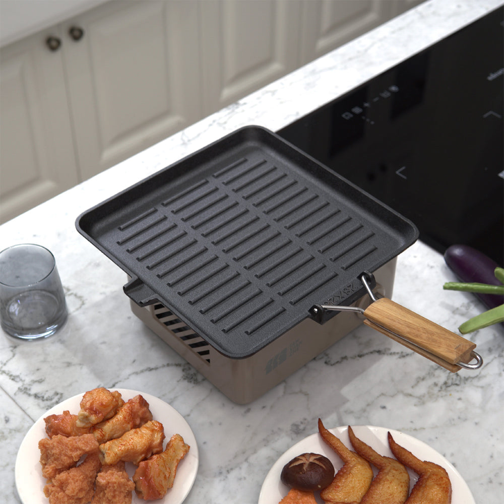 Cast Iron Frying Pan Skillet with Foldable Wooden Handle